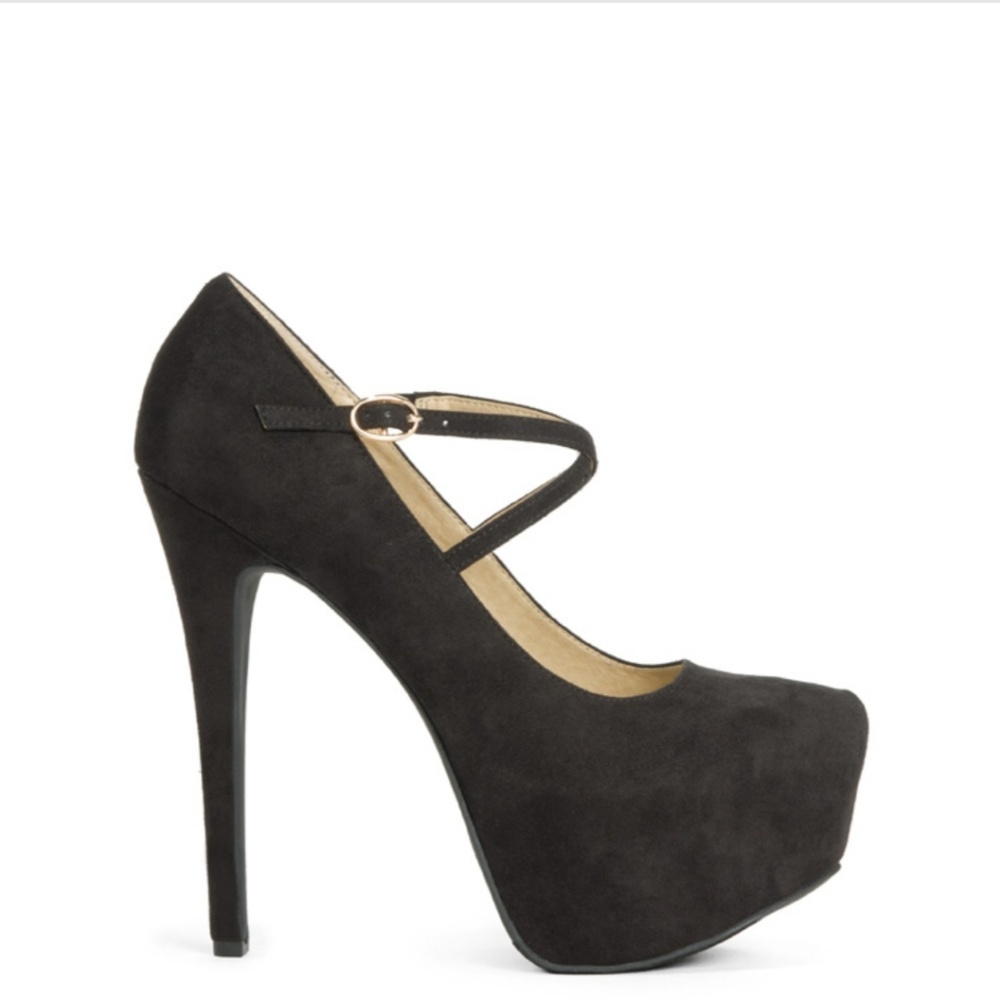 ISO Justfab heels called Blaire. In size10or 11.